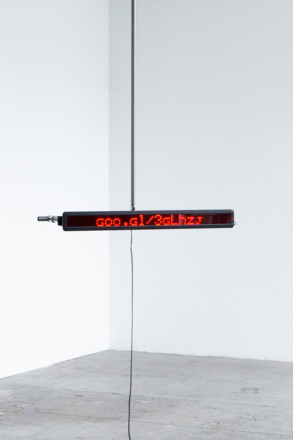 +100,00 EUR: GOO.GL/3GLHZJ, 2017. A work by Carlos Valverde.